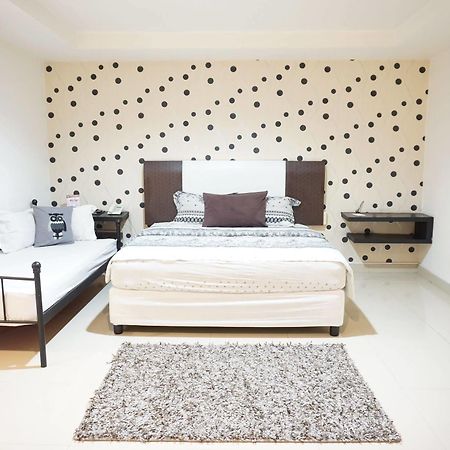 Hotel Mangga Dua Makassar Eksteriør billede