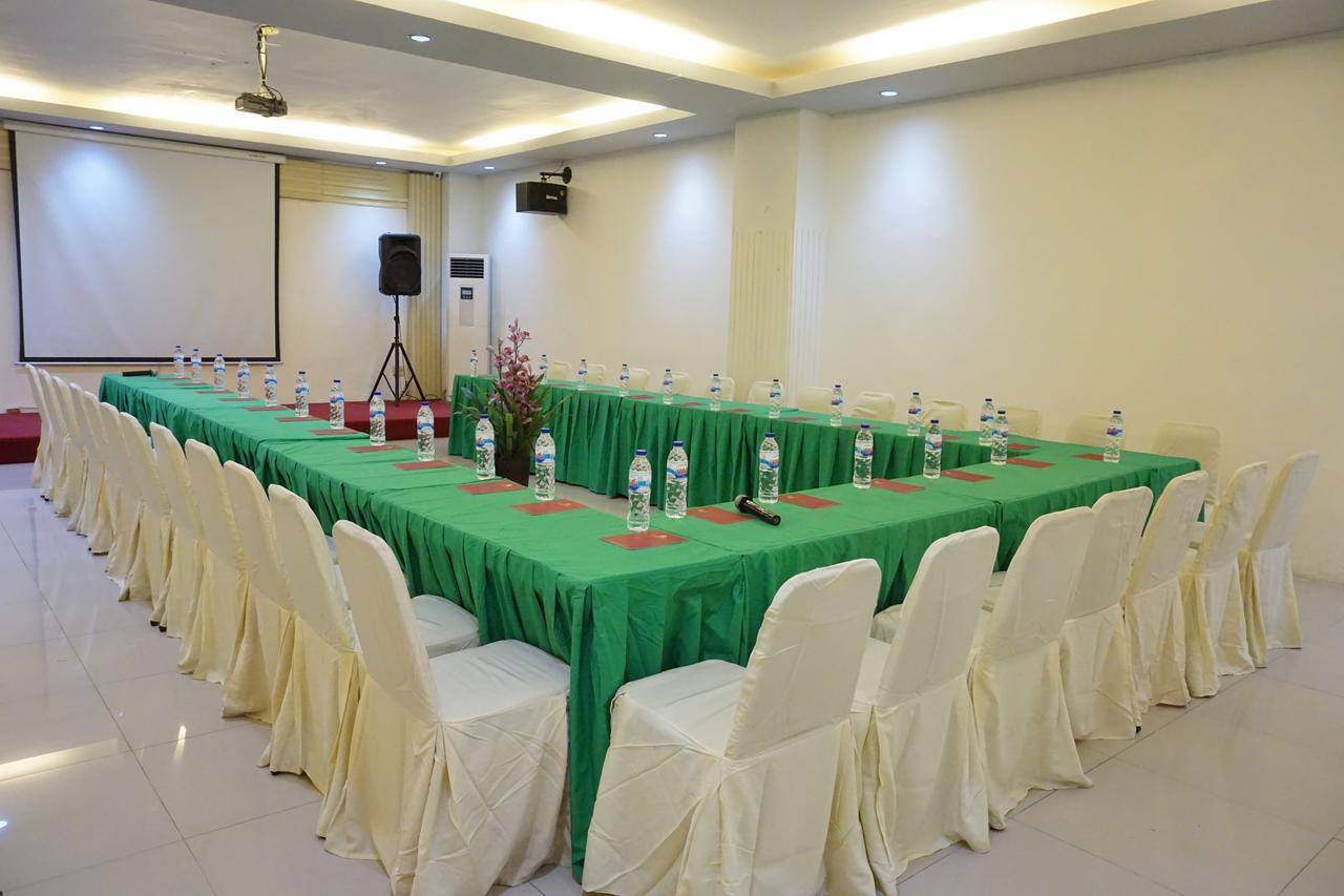 Hotel Mangga Dua Makassar Eksteriør billede